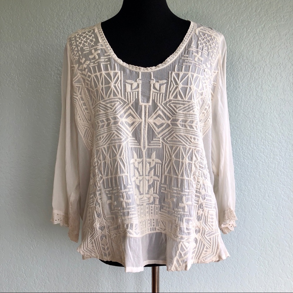 Johnny Was Ivory White Top size L with Embroidered Geometric Detail Blouse